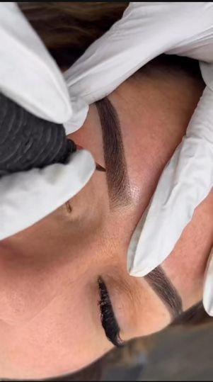Combo Microblading + Microshading — vue de côté
