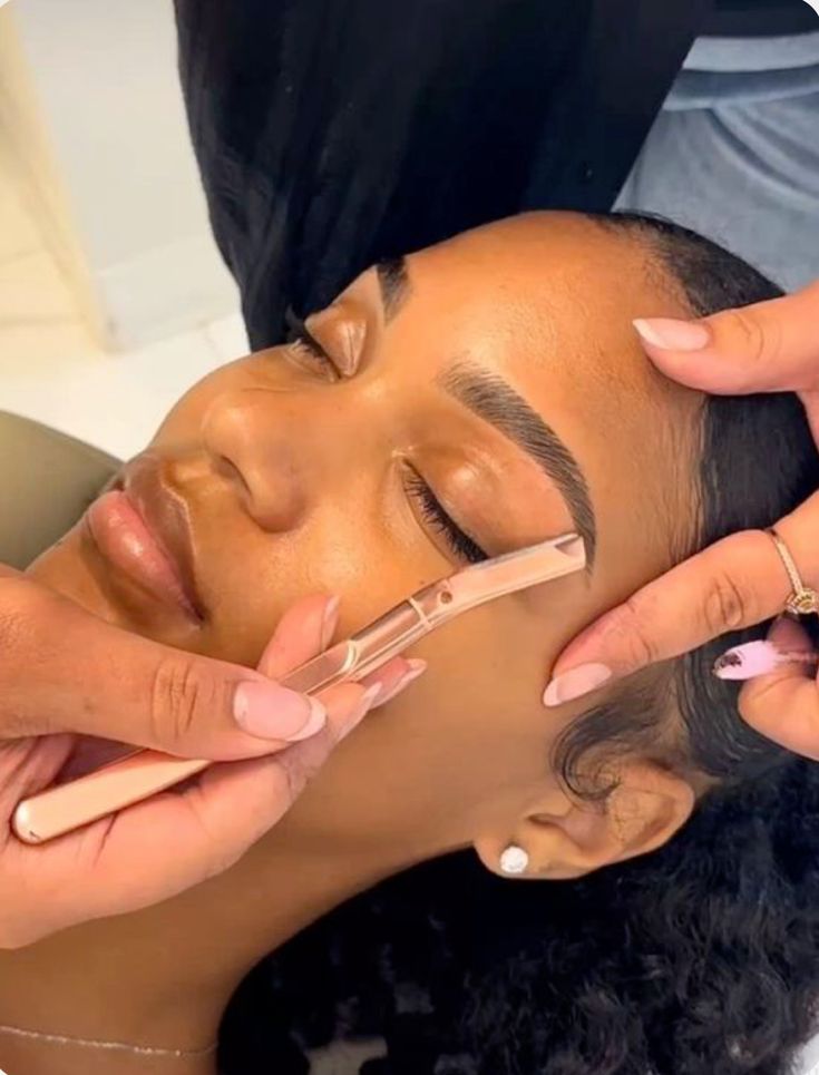 Microblading — vue de côté